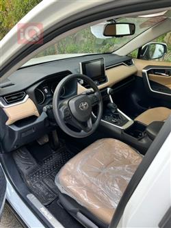 تۆیۆتا ڕاڤ 4